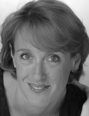 Pour les particuliers la fibre optique évoque l'accès à la télévision en HD. Le déploiement s'avère finalement lent et les avantages d'un changement de technologie ne convainquent pas encore tout le monde. 