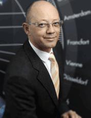 Véritables usines numériques qui nécessitent l’intervention de nombreux savoir-faire, les data centers sont aujourd’hui incontournables pour la compétitivité des entreprises et doivent donc faire l’objet d’un choix judicieux.