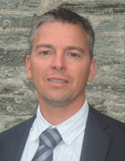 Il y a plusieurs raisons au lent décollage du sans contact mobile. De 2005 à 2008, les opérateurs de téléphonie mobile ont réellement tenté de donner une impulsion au marché, mais ils se sont heurtés à une offre de mobiles NFC relativement pauvre.