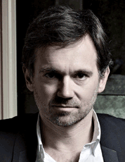 L’association des entrepreneurs et investisseurs du numérique a un nouveau porte-parole en la personne d’Olivier Mathiot. Le cofondateur de PriceMinister a été élu coprésident de France Digitale, au côté de Marie Mekeland. L’ambition de ce quadragénaire, diplômé d’HEC, est de « convaincre la sphère politico-médiatique par la pédagogie et le débat, parfois la polémique, que nous pouvons rêver et créer une véritable Silicon Valley à la française […] ».