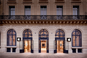 Façade de l'Apple Store Opéra à Paris