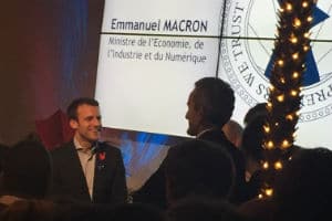 Emmanuel Macron face à Eric Carreel, fondateur des start-up Withings, Sculpteo et Invoxia. © Charlie Perreau