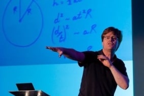 Colin Wright, docteur en mathématique et partenaire du projet Comeback Calculator ©Deezer