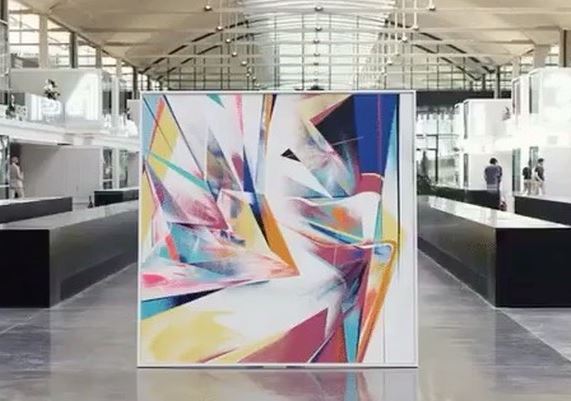 Station F accueille une exposition d’œuvres d’artistes urbains, dont ici l’artiste Théo Lopez. Intitulé « Art Station »,
