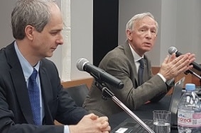 Yves Caseau, académicien à la tête de la commission chargé de la rédaction du rapport (à gauche) et Bruno Jarry, président de l’Académie des technologies, lors de la publication du rapport le 9 avril dernier.