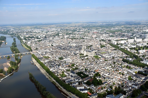 Orléans est la première ville a testé un chatbot en interne pour ses agents. © Duval R.Comet