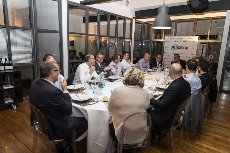 Les DSI à l’ère du multi-Cloud : comment maîtriser la complexité (et les coûts) ?Les DSI à l’ère du multi-Cloud : comment maîtriser la complexité (et les coûts) ?