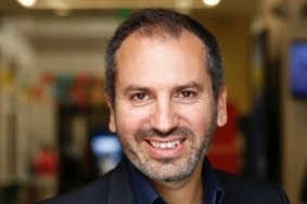 Fabrice Marsella, maire du Village by CA parisien.