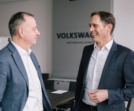 Martin Hofmann, CIO of the Volkswagen Group, and Gerd Walker, Head of Volkswagen Group Production lors de l’annonce le 27 mars 2019.