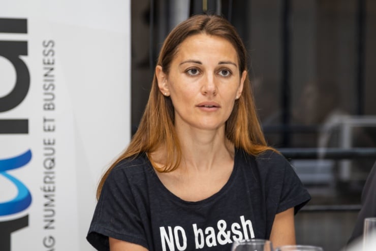 Cécile Lebreton, directrice projets et partenariats,  Suravenir Assurances  « La technologie n’est pas une fin en soi, et doit toujours être au service du client, le cœur de nos préoccupations. Nous faisons évoluer nos organisations, nos process, nos outils, pour offrir au client la meilleure expérience possible. Tout l'enjeu est d'accompagner nos collaborateurs dans ces changements d'organisation, en donnant le sens de ces évolutions. En tenant également compte que les collaborateurs n’ont pas tous les mêmes cycles d'adhésion au changement. C'est une démarche, passionnante, d’accompagnement de nos équipes. »