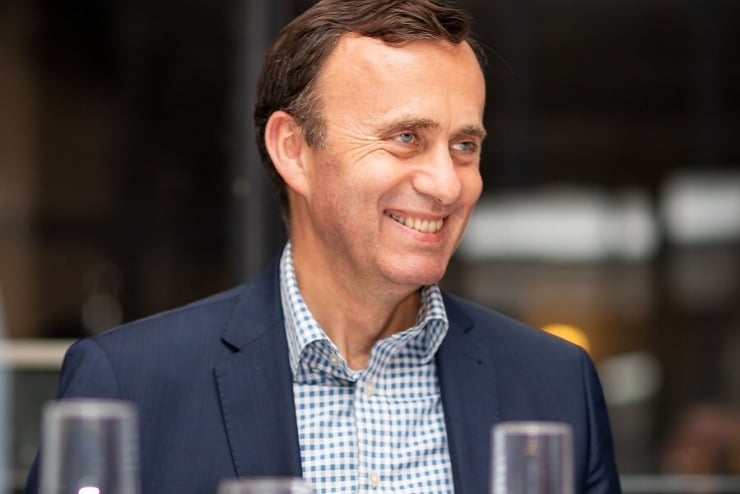 Bernard Blimont, Directeur du Business Development Cloud, Digital & Data d’Orange Business Services « La résilience et la gestion des crises sont des sujets d’actualité et font partie des sujets fondamentaux pour assurer la bonne marche d’une entreprise sur le long terme. Chez tous les acteurs, y compris les spécialistes du numérique comme nous, la dépendance au numérique est une réalité, et cette réalité ne cesse de s’accentuer. Cela implique de développer une vision beaucoup plus holistique des risques et de la prévention des crises ; c’est-à-dire de penser « le voyage de la donnée » dans sa totalité, au-delà des segments auxquels nous étions tous habitués par le passé. Compte tenu de la complexité du sujet, cela implique aussi de la co-construction avec nos clients et nos partenaires, dans un écosystème de confiance, pour apporter des solutions originales et « durcies » quand cela est nécessaire. Ce besoin de résilience milite aussi pour que les acteurs qui accompagnent les entreprises soient prêts à aller « au-delà » de leurs stricts engagements contractuels avec leur client en cas de crise. »