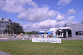 Fin 2021, une première unité de fabrication régulière de batteries lithium-ion devrait voir le jour fin 2021 sur l’un des sites du Groupe PSA à Douvrin (Pas-de-Calais) avec 2 000 emplois à clé à l’horizon 2029